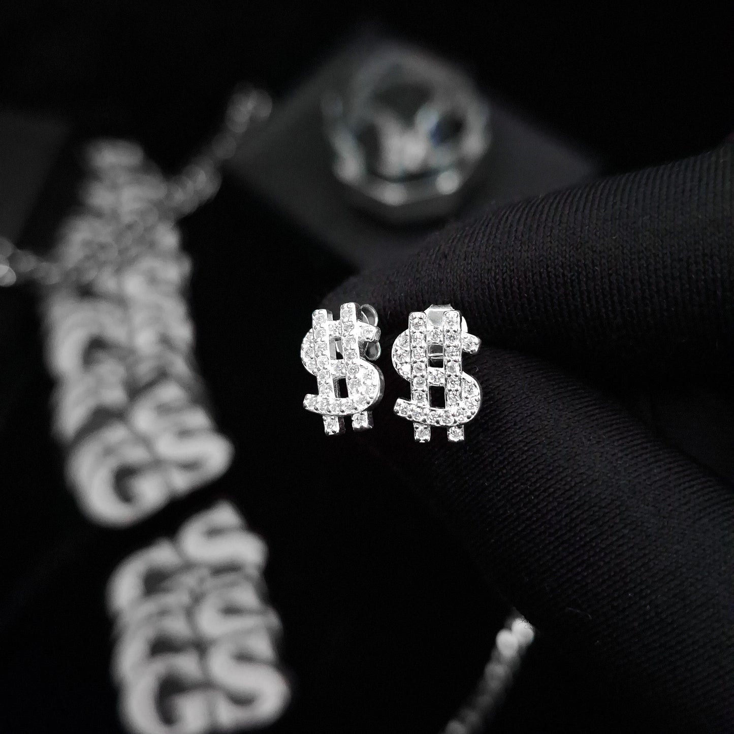 Silver Dolla' Stud