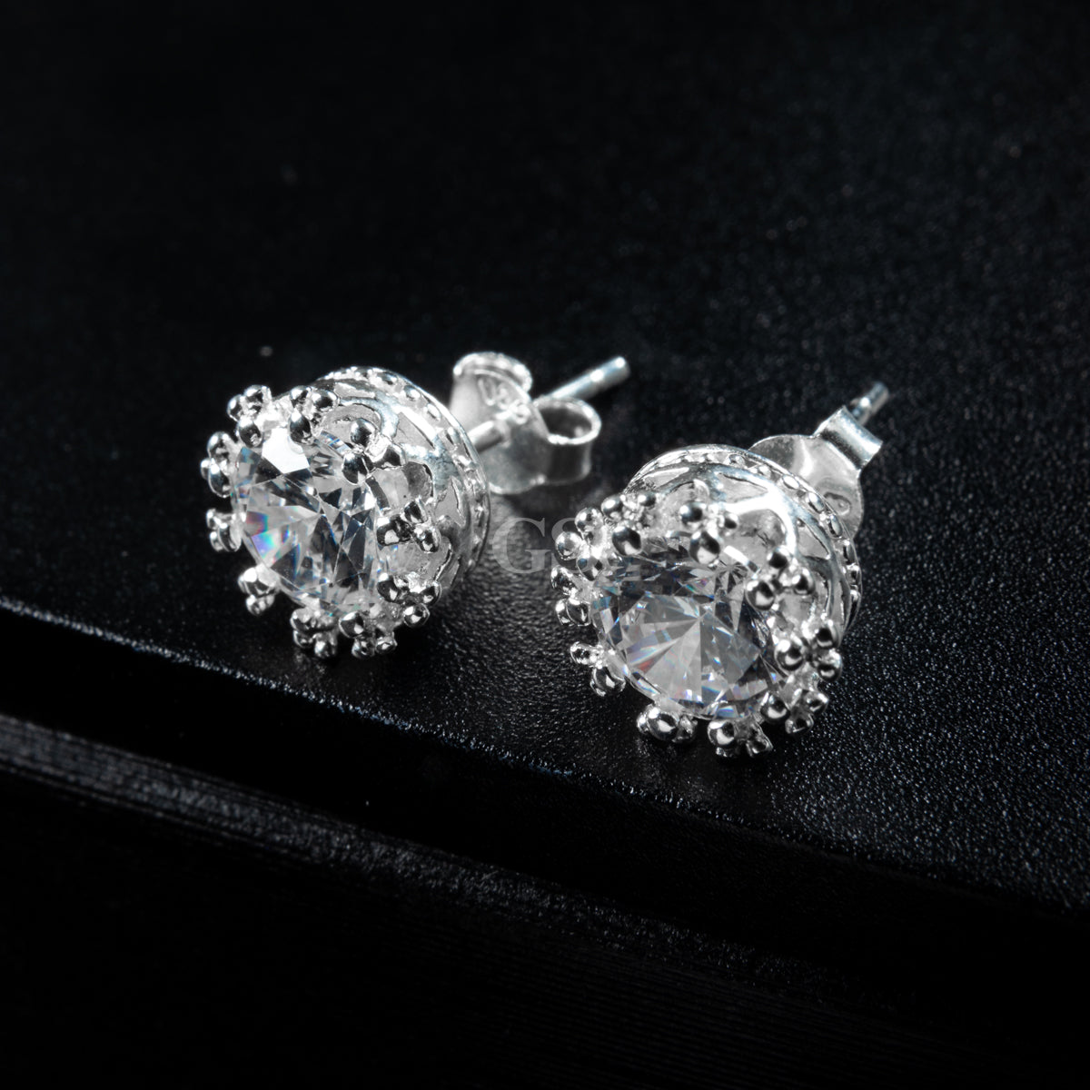 Silver Crown Stud