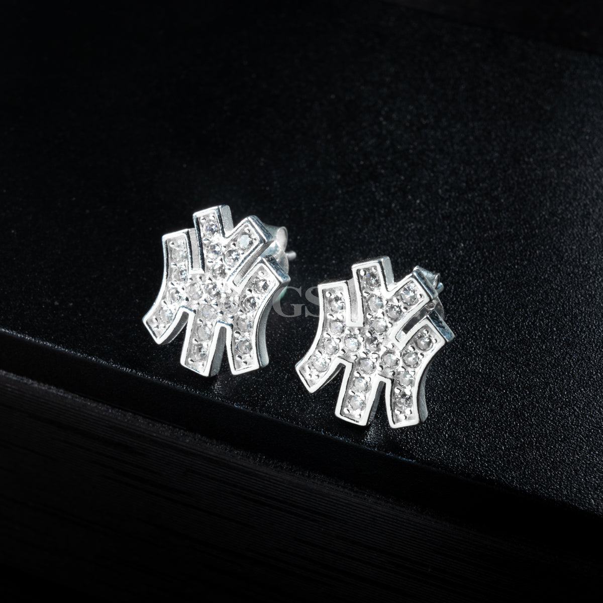 Silver NY Stud