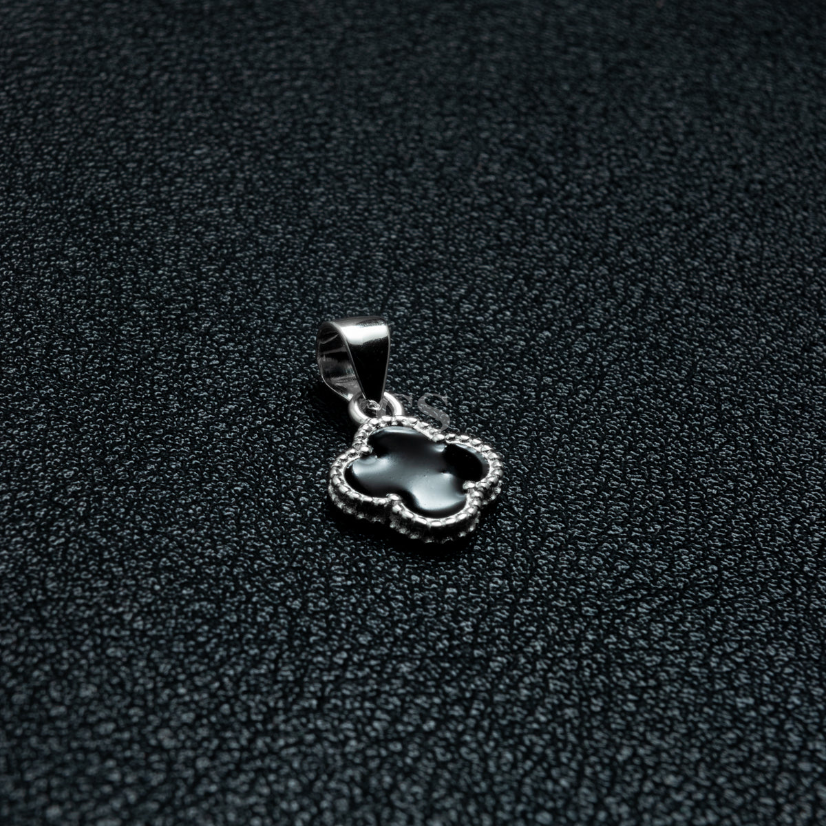 Silver Clover Necklace Set