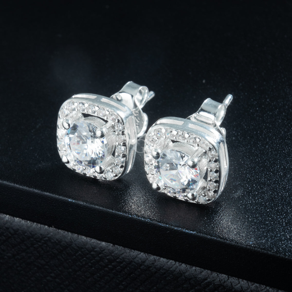 Silver Cube Frame Stud