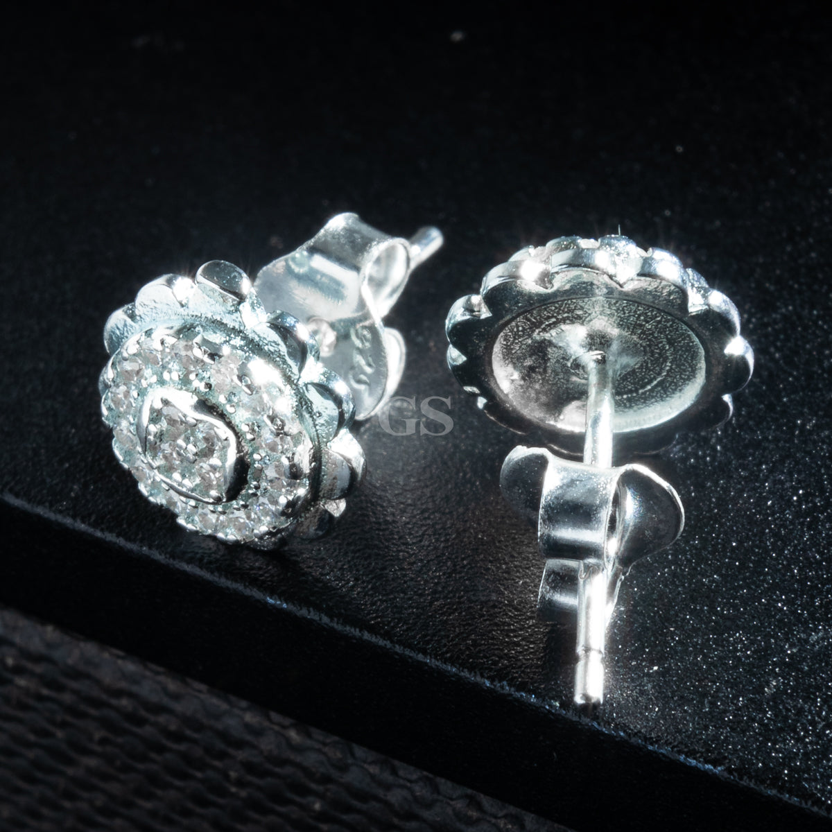 Silver Sunflower I Stud