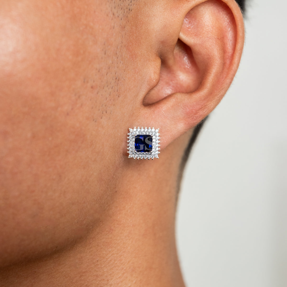 Silver Sapphire Stud
